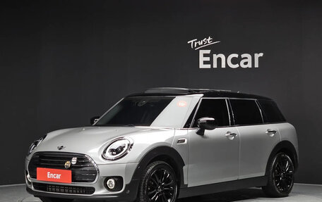 MINI Clubman, 2023 год, 1 800 000 рублей, 2 фотография