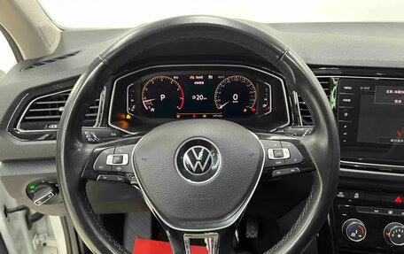 Volkswagen T-Roc I, 2022 год, 1 600 000 рублей, 17 фотография