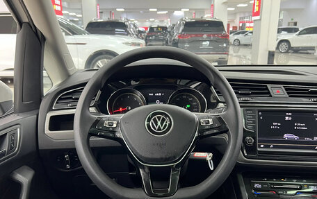 Volkswagen Touran III, 2022 год, 1 580 000 рублей, 13 фотография