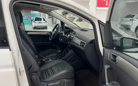 Volkswagen Touran III, 2022 год, 1 580 000 рублей, 17 фотография