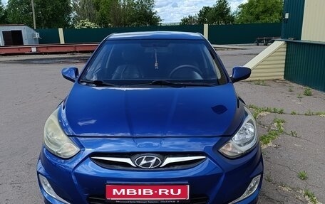 Hyundai Solaris II рестайлинг, 2012 год, 600 000 рублей, 1 фотография
