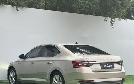 Skoda Superb III рестайлинг, 2022 год, 1 800 000 рублей, 4 фотография