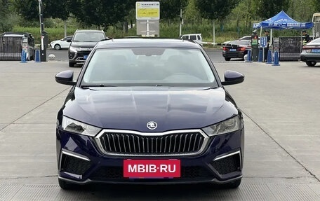 Skoda Octavia IV, 2022 год, 1 835 000 рублей, 2 фотография