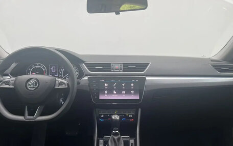 Skoda Superb III рестайлинг, 2022 год, 1 800 000 рублей, 8 фотография