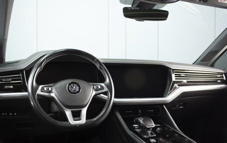 Volkswagen Touareg III, 2019 год, 4 150 000 рублей, 5 фотография