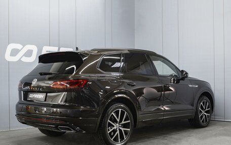 Volkswagen Touareg III, 2019 год, 4 150 000 рублей, 2 фотография