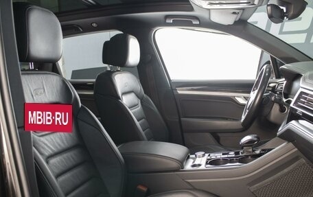 Volkswagen Touareg III, 2019 год, 4 150 000 рублей, 7 фотография