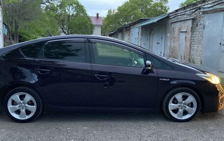 Toyota Prius, 2013 год, 1 300 000 рублей, 2 фотография