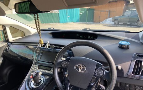 Toyota Prius, 2013 год, 1 300 000 рублей, 23 фотография