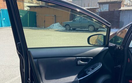 Toyota Prius, 2013 год, 1 300 000 рублей, 22 фотография