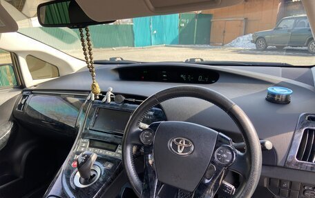 Toyota Prius, 2013 год, 1 300 000 рублей, 26 фотография