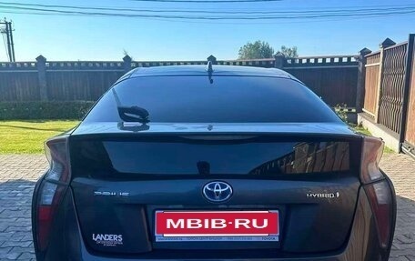 Toyota Prius IV XW50, 2016 год, 1 750 000 рублей, 2 фотография