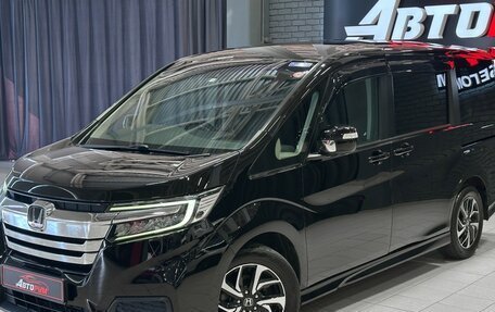 Honda Stepwgn IV, 2017 год, 1 897 000 рублей, 2 фотография