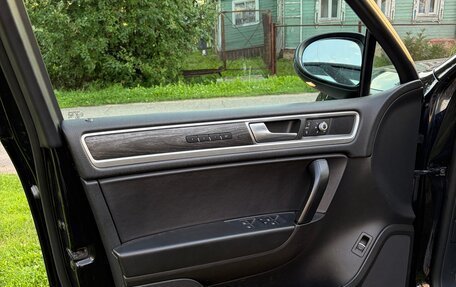 Volkswagen Touareg III, 2016 год, 2 800 000 рублей, 8 фотография