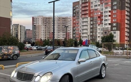 Mercedes-Benz E-Класс, 2002 год, 550 000 рублей, 3 фотография