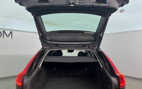 Volvo V90 Cross Country I рестайлинг, 2017 год, 2 250 000 рублей, 9 фотография