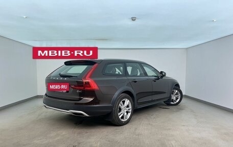 Volvo V90 Cross Country I рестайлинг, 2017 год, 2 250 000 рублей, 2 фотография