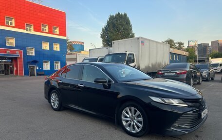 Toyota Camry, 2019 год, 2 290 000 рублей, 2 фотография