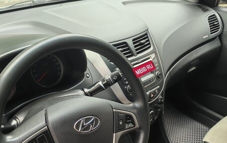 Hyundai Solaris II рестайлинг, 2015 год, 1 250 000 рублей, 7 фотография