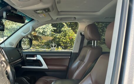 Toyota Land Cruiser 200, 2019 год, 7 150 000 рублей, 4 фотография