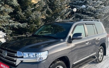 Toyota Land Cruiser 200, 2019 год, 7 150 000 рублей, 2 фотография