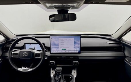 Toyota RAV4, 2026 год, 4 350 000 рублей, 17 фотография