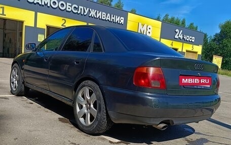Audi A4, 1996 год, 300 000 рублей, 2 фотография