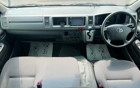 Toyota HiAce H200, 2012 год, 3 399 900 рублей, 16 фотография