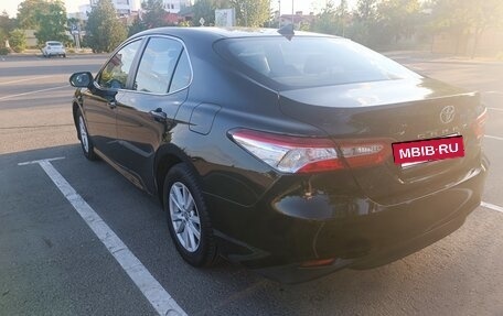 Toyota Camry, 2020 год, 2 800 000 рублей, 6 фотография