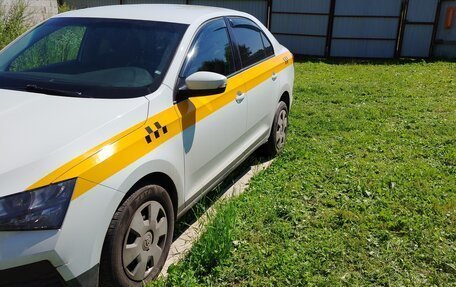 Skoda Rapid II, 2021 год, 930 000 рублей, 12 фотография