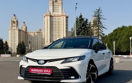 Toyota Camry, 2022 год, 3 500 000 рублей, 2 фотография