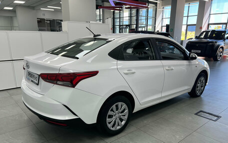 Hyundai Solaris II рестайлинг, 2021 год, 1 690 000 рублей, 8 фотография