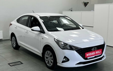 Hyundai Solaris II рестайлинг, 2021 год, 1 690 000 рублей, 6 фотография