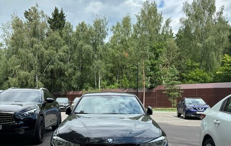 BMW 3 серия, 2018 год, 3 050 000 рублей, 2 фотография