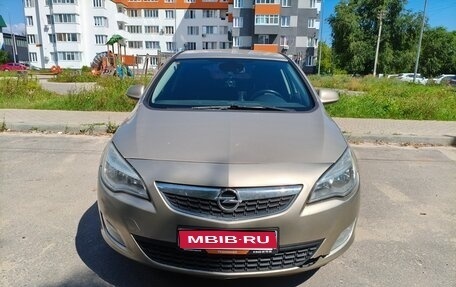 Opel Astra J, 2011 год, 755 000 рублей, 1 фотография