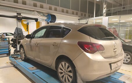 Opel Astra J, 2011 год, 755 000 рублей, 5 фотография
