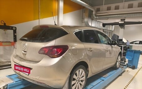 Opel Astra J, 2011 год, 755 000 рублей, 7 фотография