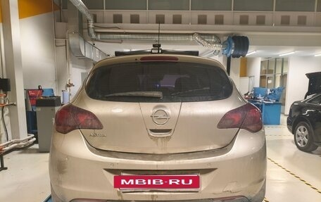 Opel Astra J, 2011 год, 755 000 рублей, 3 фотография