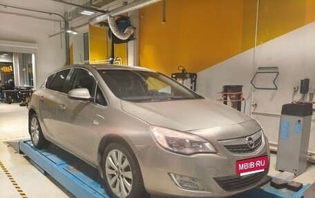 Opel Astra J, 2011 год, 755 000 рублей, 6 фотография