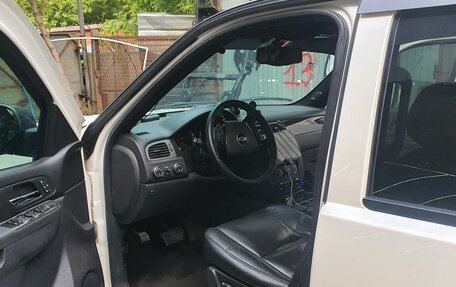 Chevrolet Tahoe III, 2011 год, 2 800 000 рублей, 2 фотография