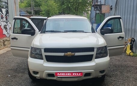 Chevrolet Tahoe III, 2011 год, 2 800 000 рублей, 3 фотография