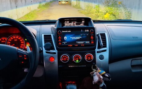 Mitsubishi Pajero Sport II рестайлинг, 2015 год, 2 050 000 рублей, 20 фотография