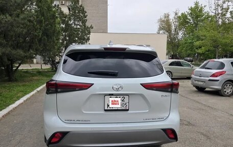 Toyota Highlander, 2025 год, 4 800 000 рублей, 2 фотография
