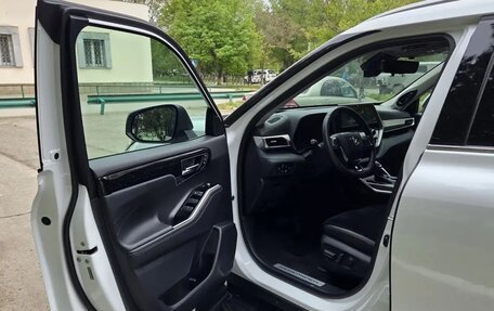 Toyota Highlander, 2025 год, 4 800 000 рублей, 12 фотография