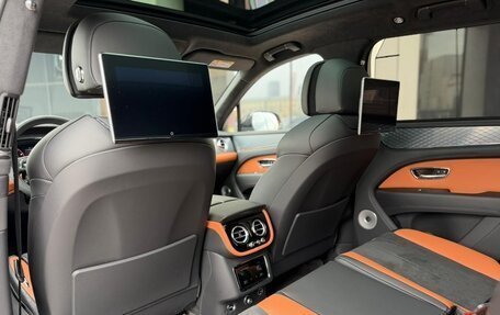 Bentley Bentayga I, 2024 год, 27 935 000 рублей, 12 фотография