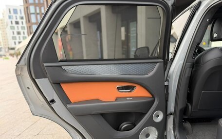 Bentley Bentayga I, 2024 год, 27 935 000 рублей, 13 фотография
