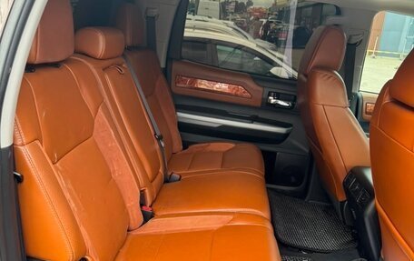 Toyota Tundra II, 2018 год, 4 900 000 рублей, 7 фотография