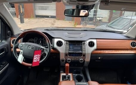 Toyota Tundra II, 2018 год, 4 900 000 рублей, 2 фотография