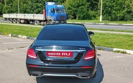 Mercedes-Benz E-Класс, 2020 год, 3 300 000 рублей, 4 фотография