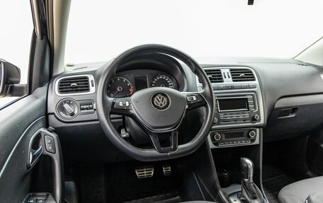 Volkswagen Polo VI (EU Market), 2016 год, 1 078 000 рублей, 25 фотография